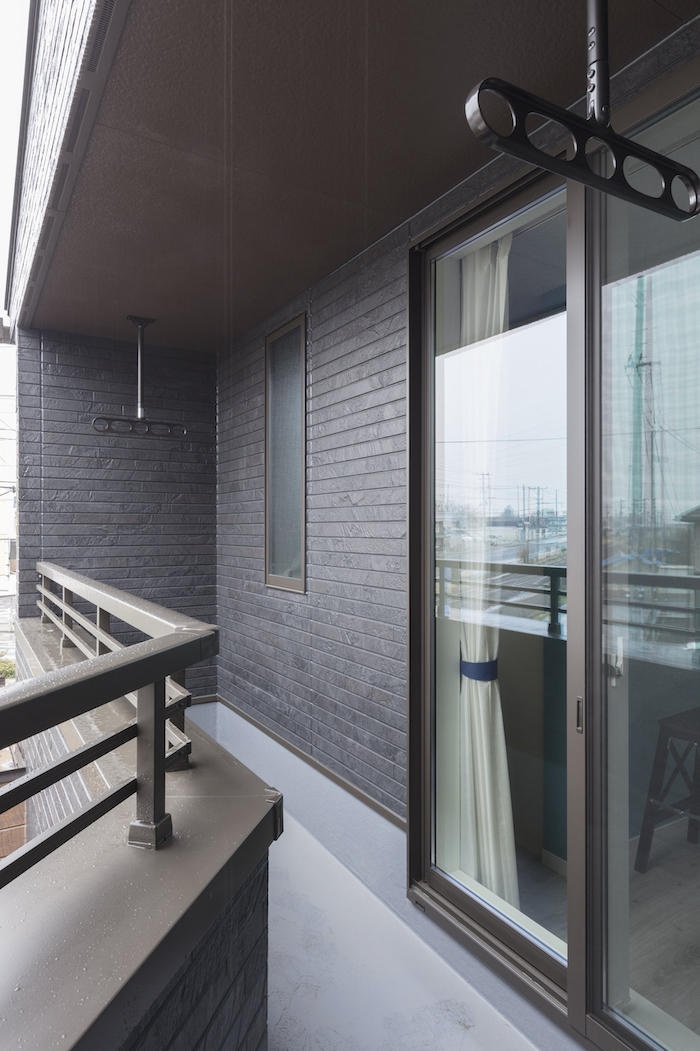 隠れ家のような書斎のある家