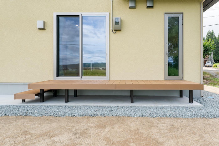 田園風景を望む吹き抜けの家