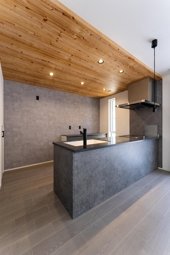 心地よく集うダウンフロアリビングの家