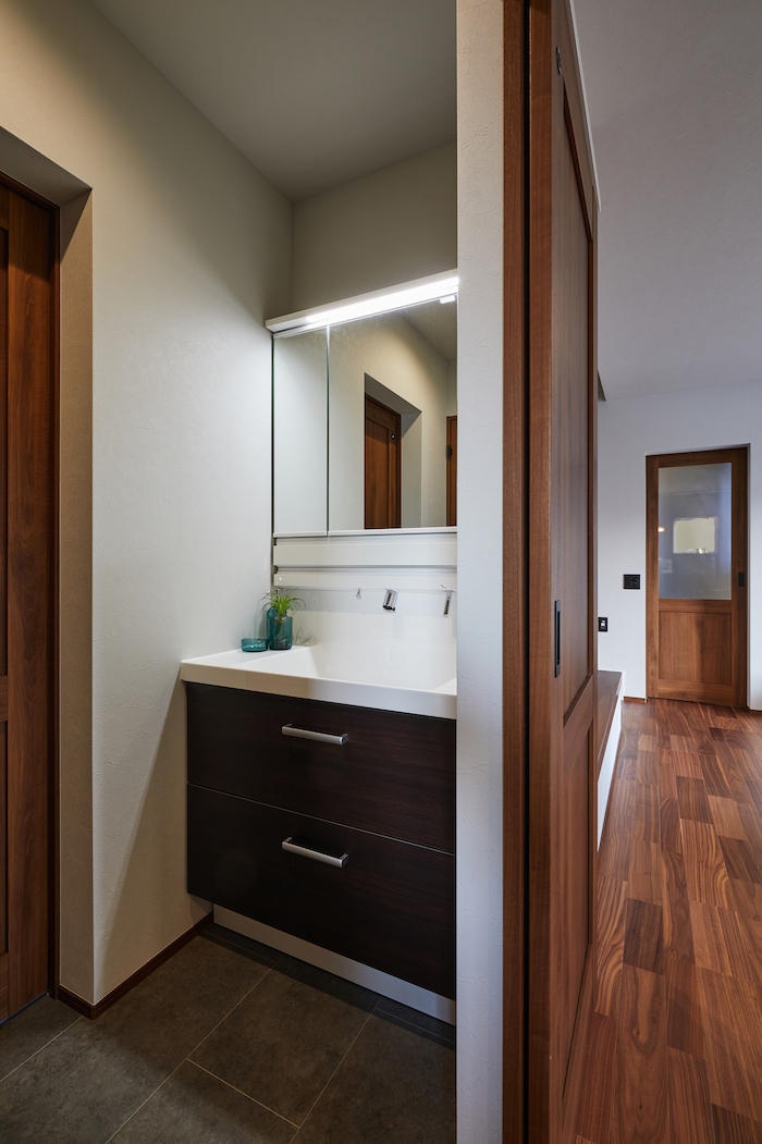 インダストリアルデザインの家