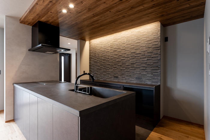 クールモダンな回遊動線の家