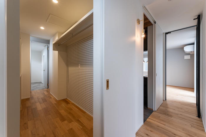 クールモダンな回遊動線の家