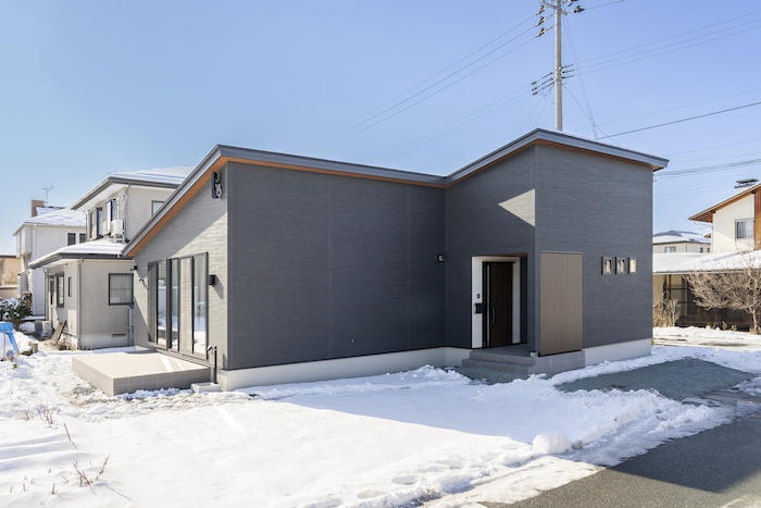 ダウンフロアリビングのある平屋の家