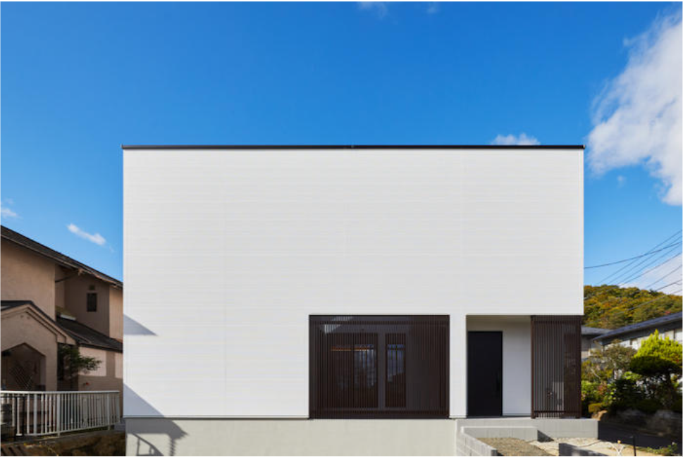 陽だまりのテラスを囲む家