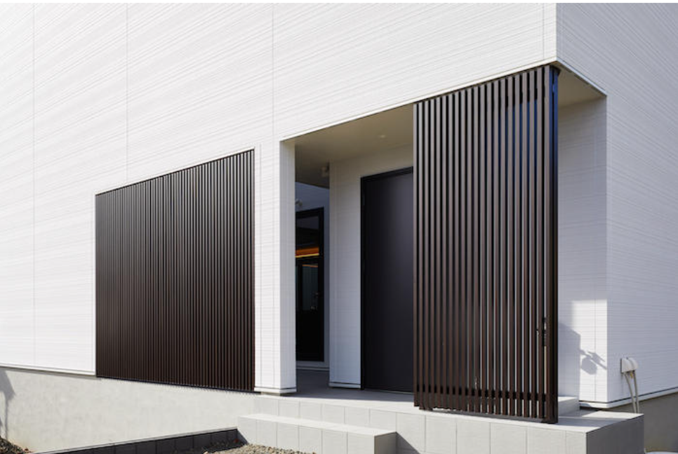 陽だまりのテラスを囲む家