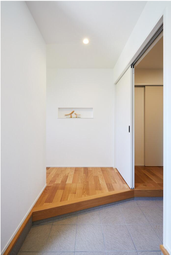 勾配天井がのびやかな平屋の家