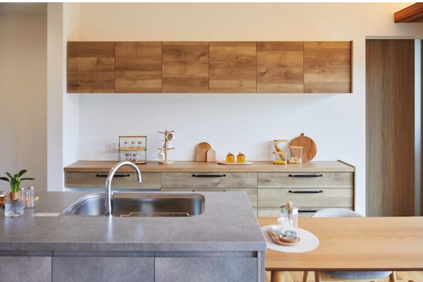 勾配天井がのびやかな平屋の家