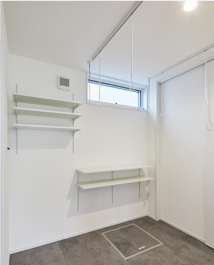 脱衣室兼ランドリー