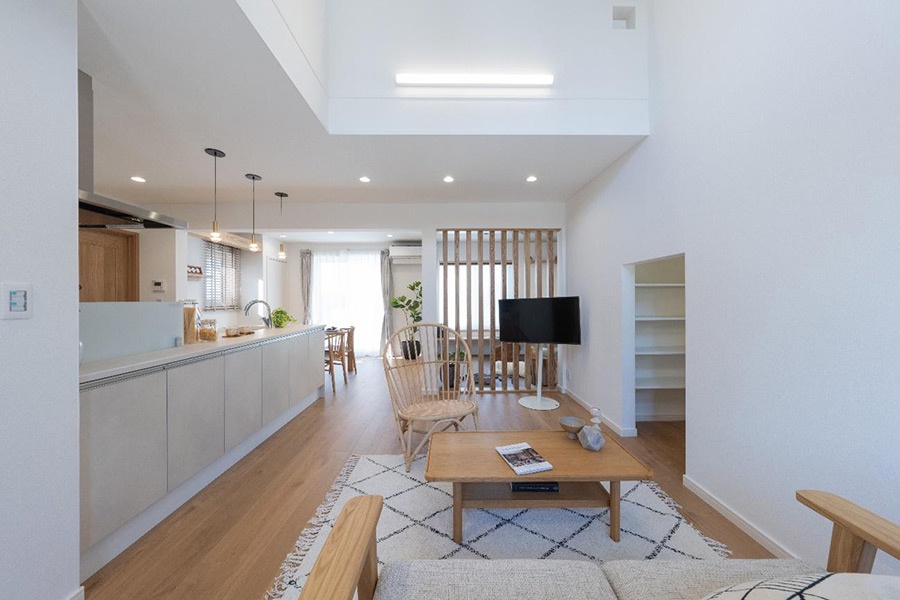 お子様との暮らしを楽しむ柔らかな欧州デザインの邸宅