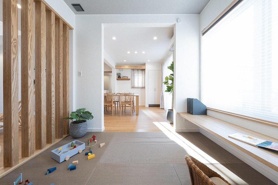 お子様との暮らしを楽しむ柔らかな欧州デザインの邸宅