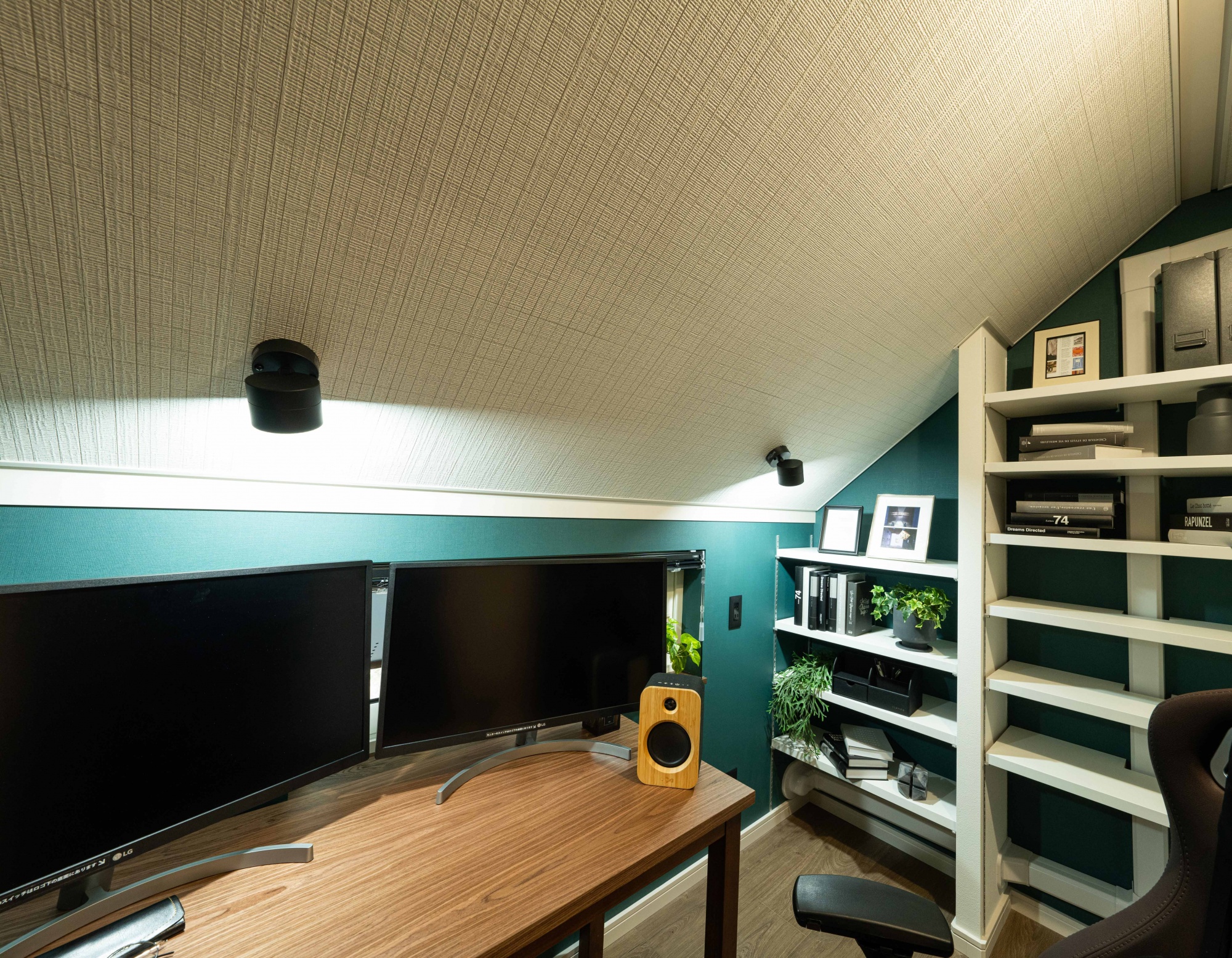 光あふれる 森の中のカフェのようなくつろぎの暮らし