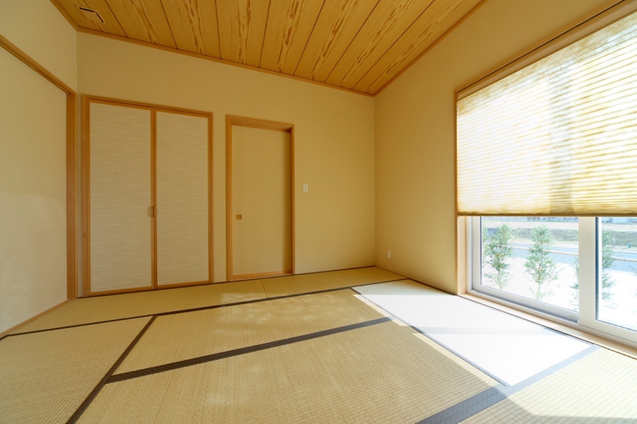 寒い冬も笑顔で過ごせるダブル断熱＆木製窓の家