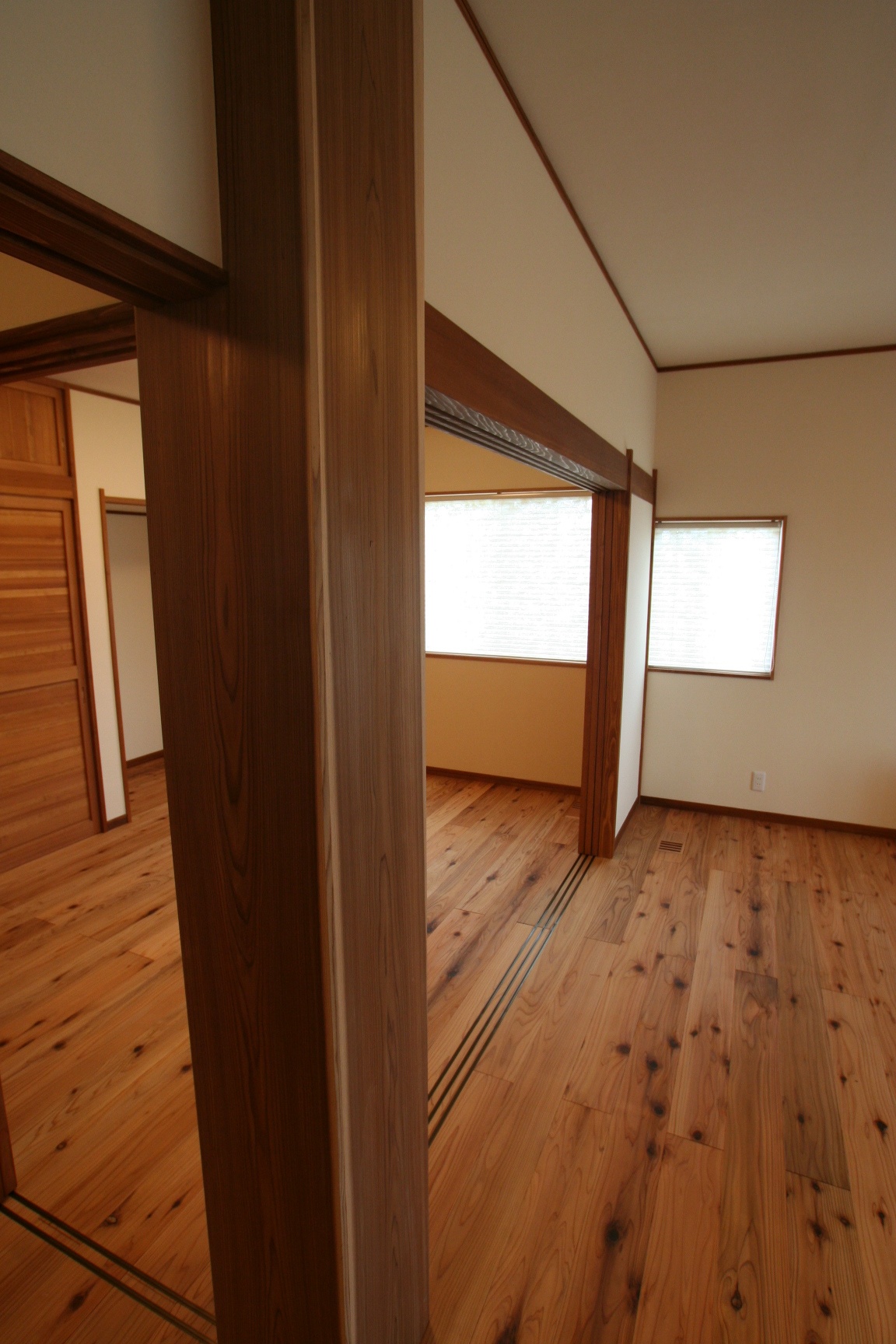 テラスがある洋風自然素材の家