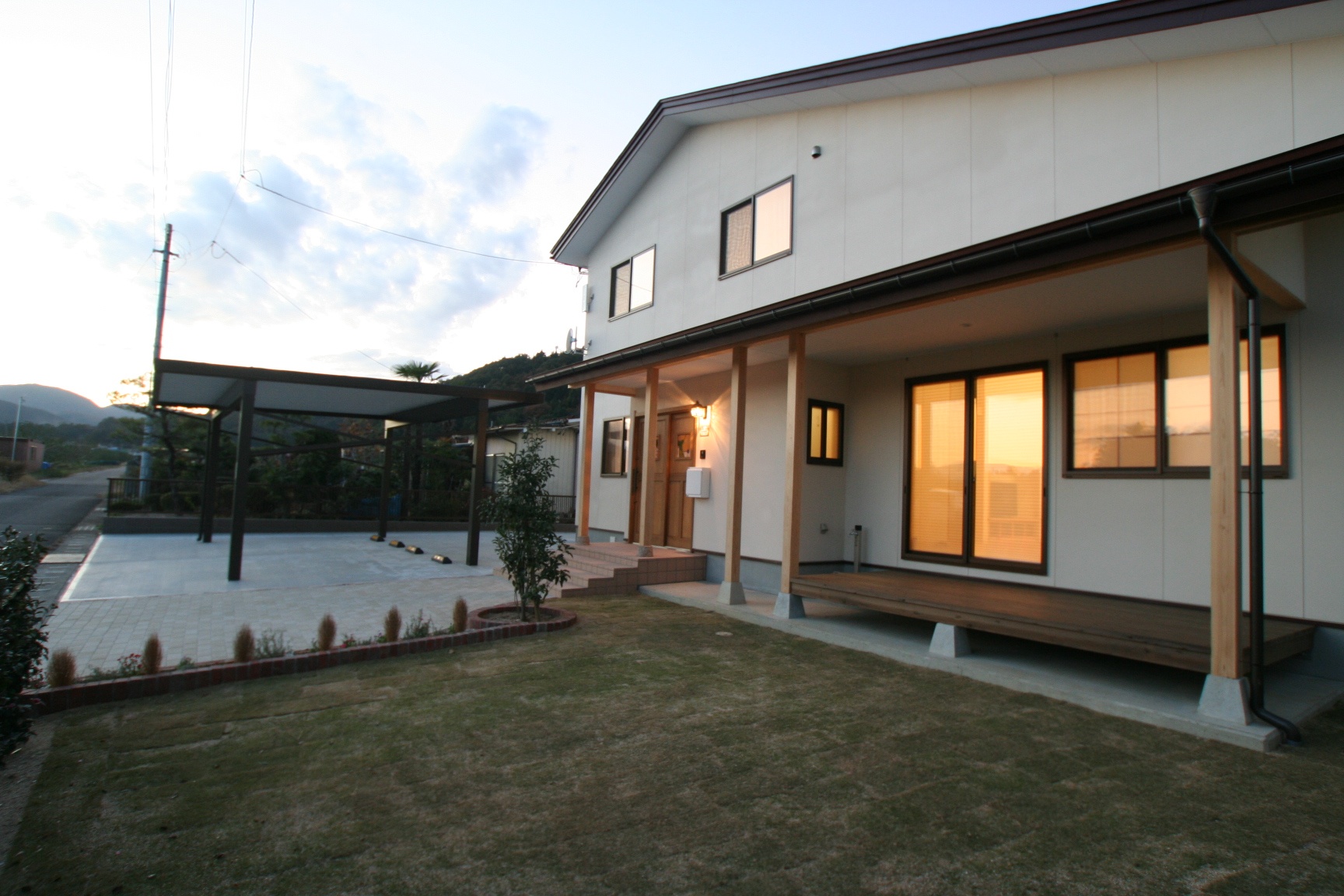 可愛く、機能的な自然素材の家