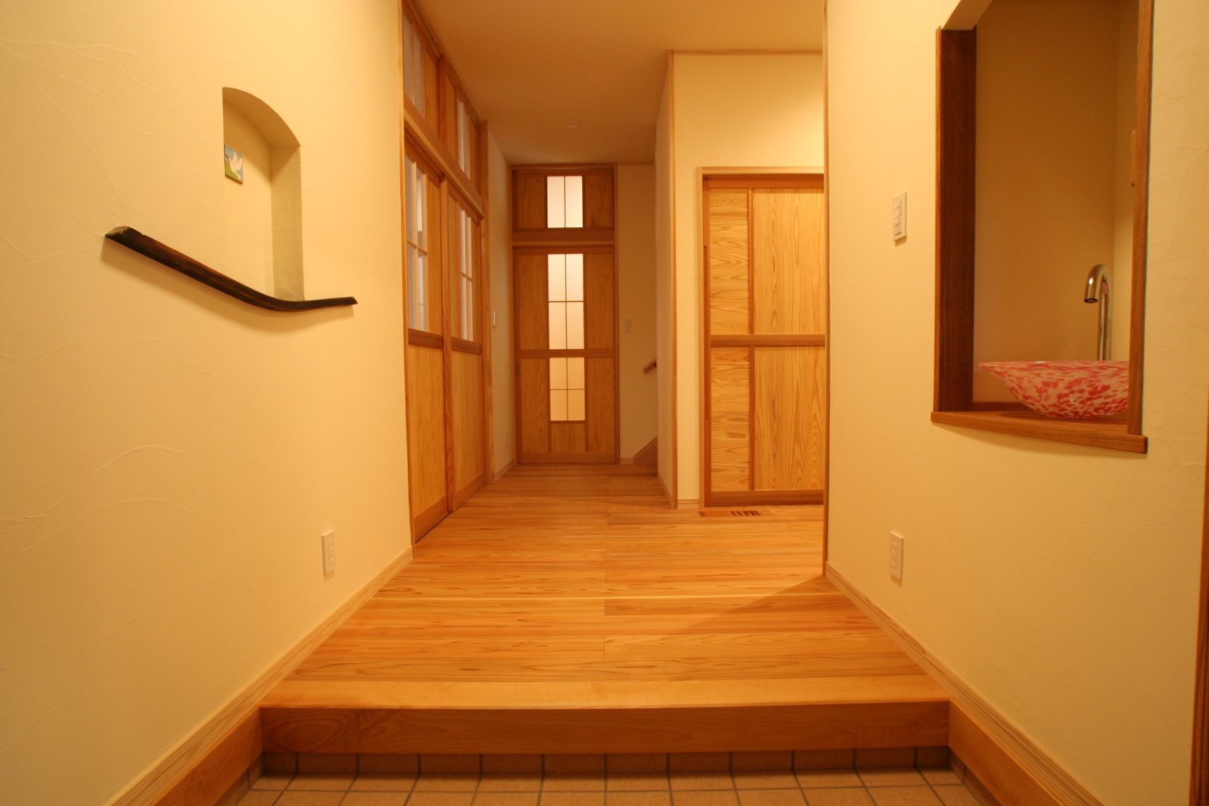 可愛く、機能的な自然素材の家