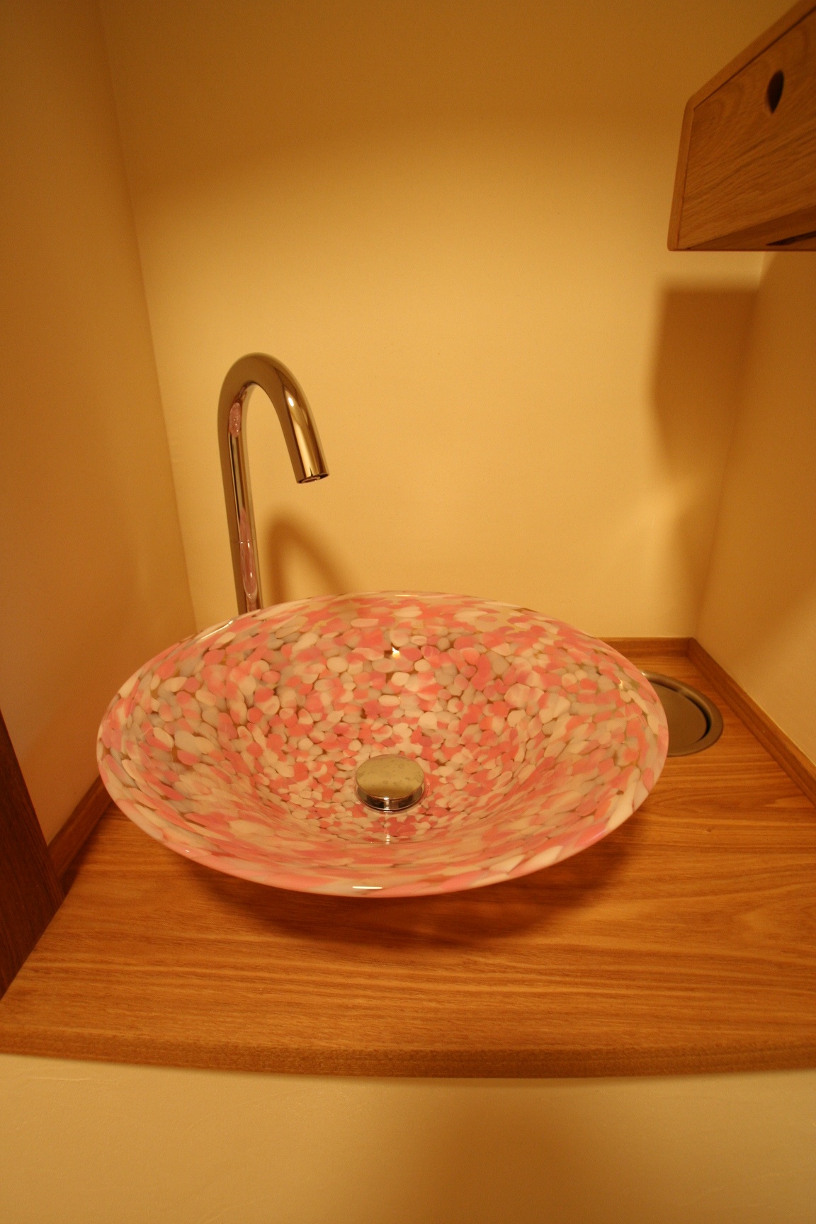 可愛く、機能的な自然素材の家