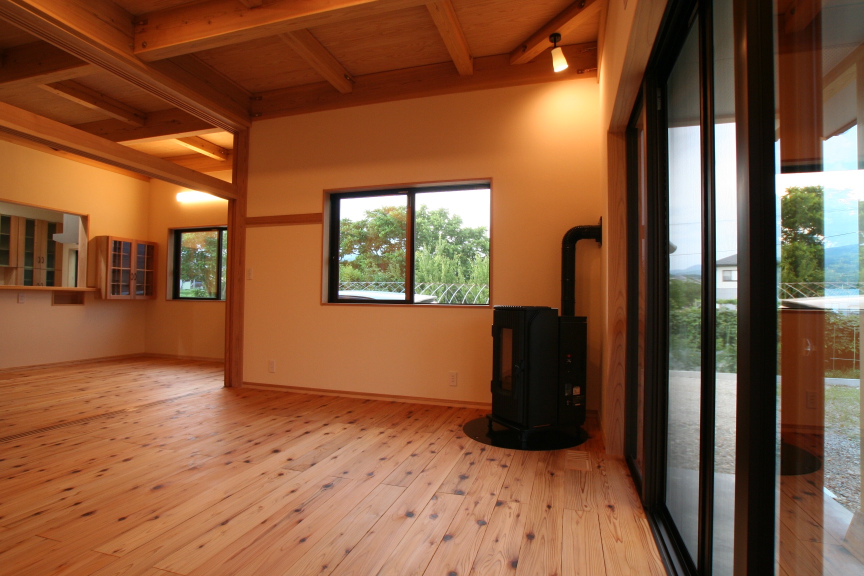 家族の要望を自然素材で形にした住まい