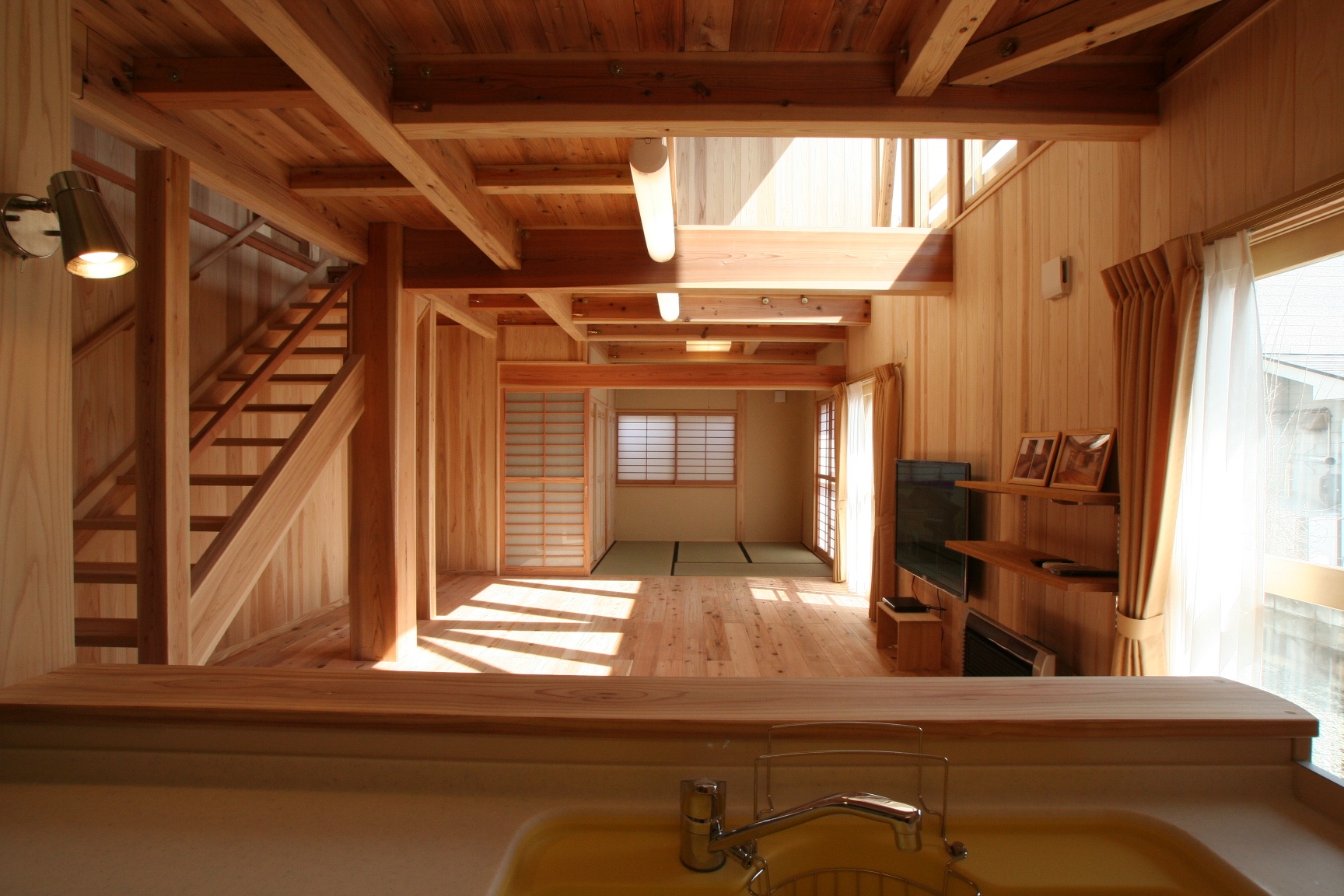 広々と快適自然素材の家