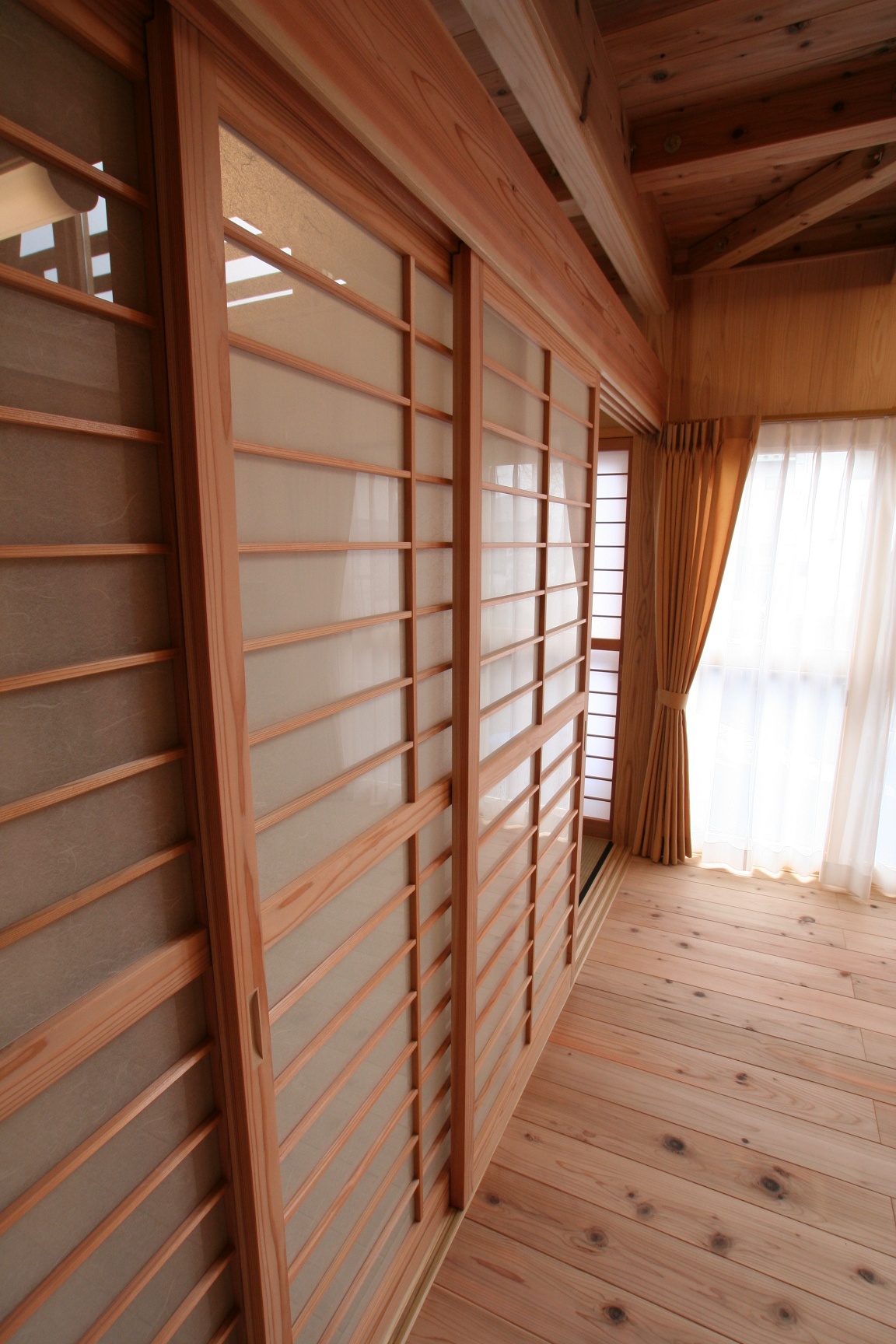 広々と快適自然素材の家