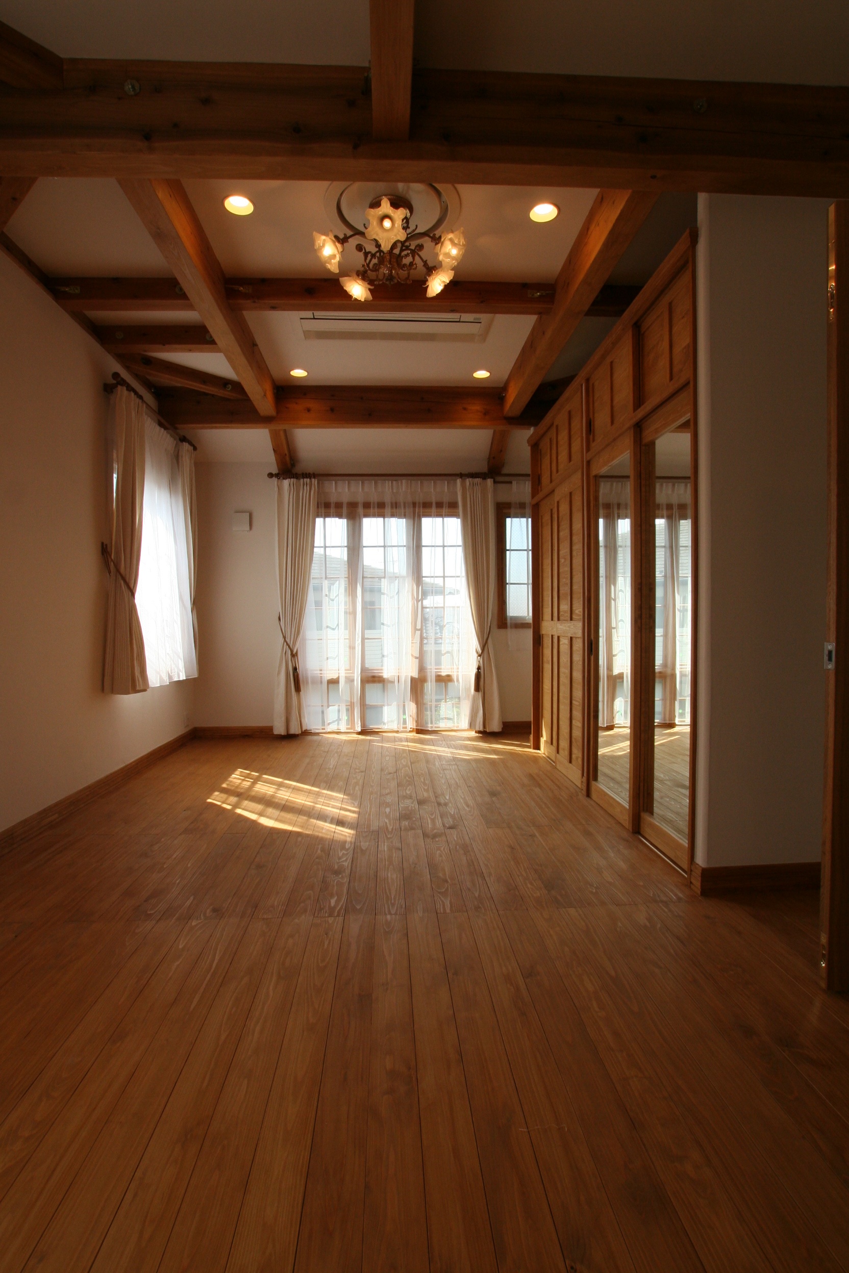 洋風自然素材の家