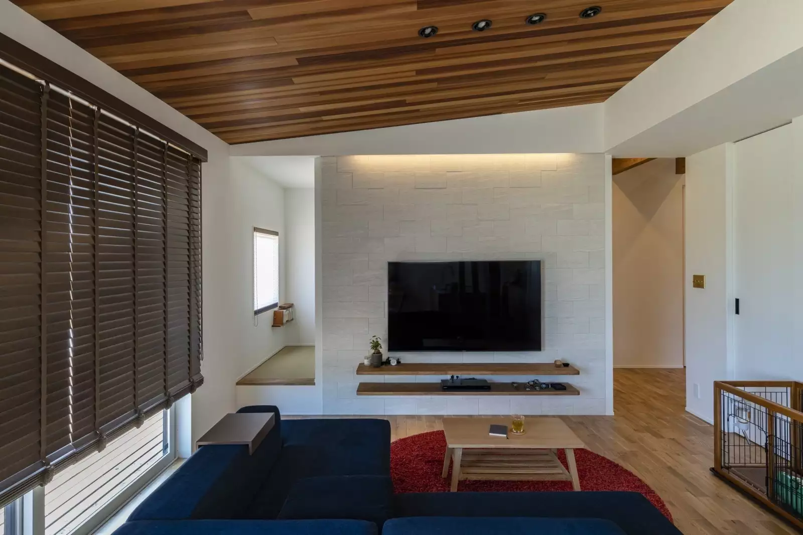 趣味を楽しむビルトインガレージの家