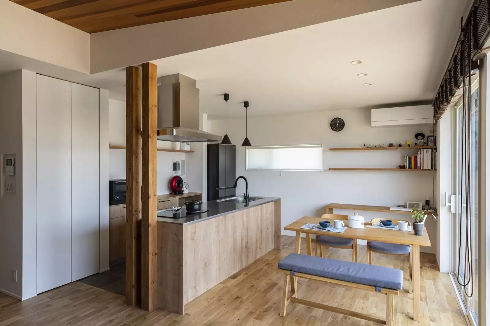 趣味を楽しむビルトインガレージの家