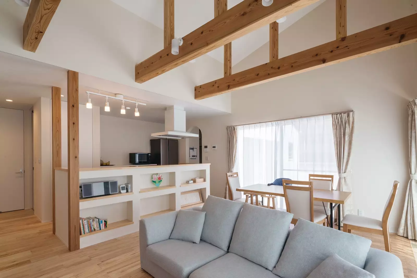 趣味を楽しむガレージのある家