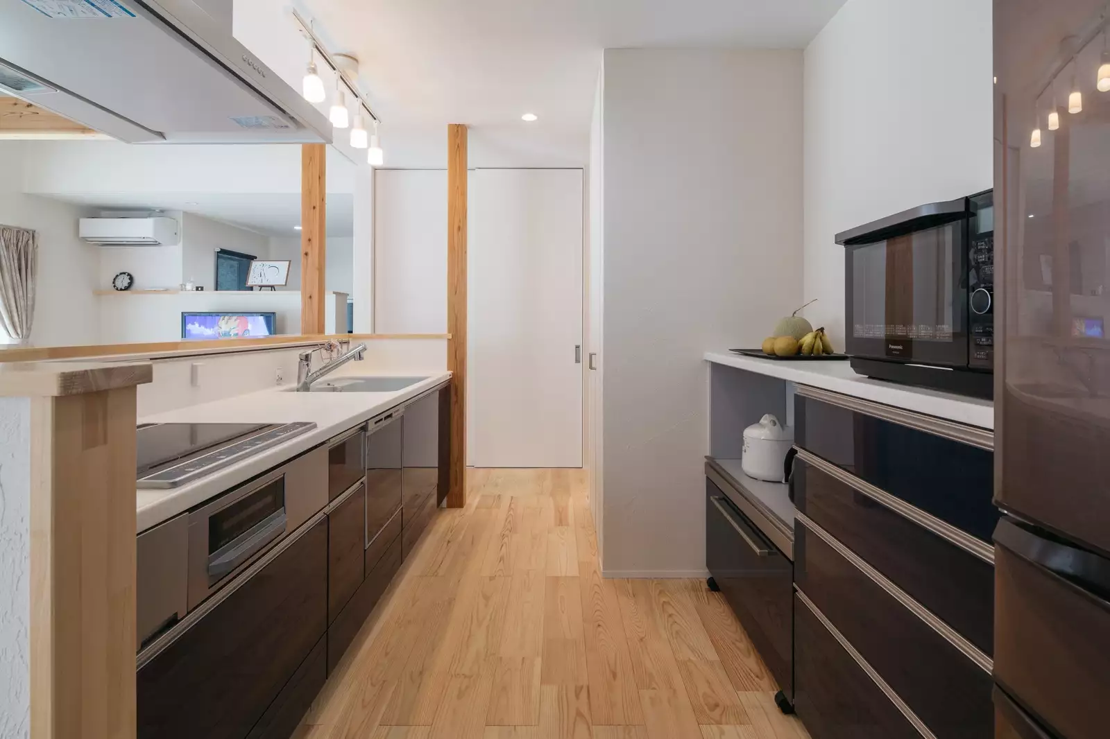 趣味を楽しむガレージのある家