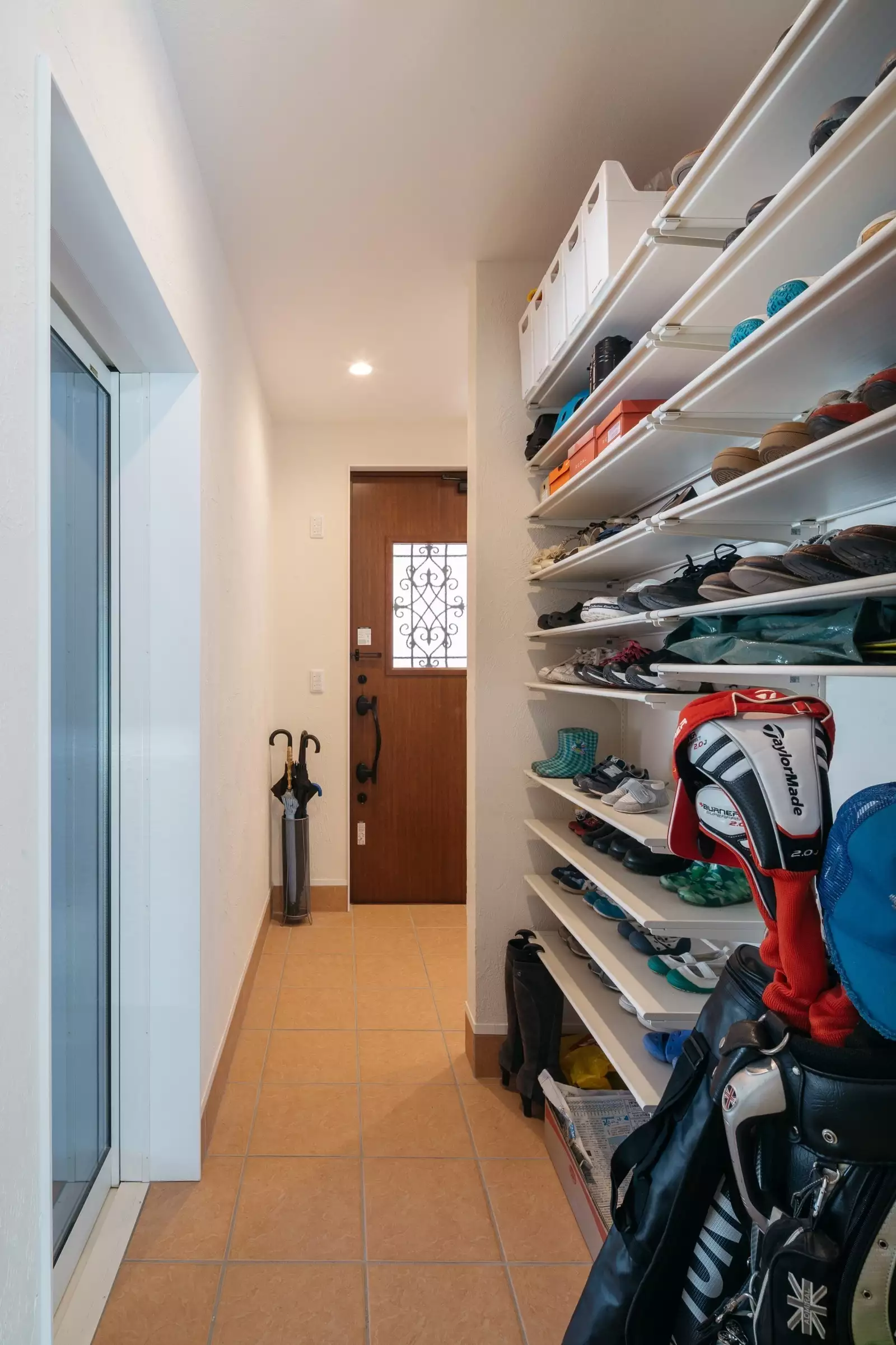 趣味を楽しむガレージのある家