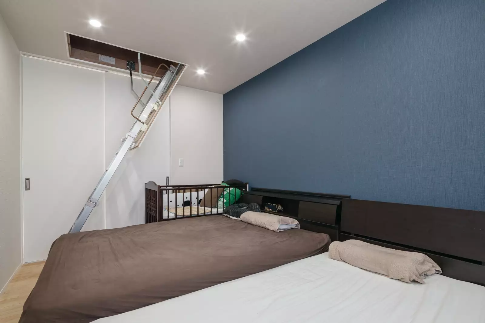 趣味を楽しむガレージのある家