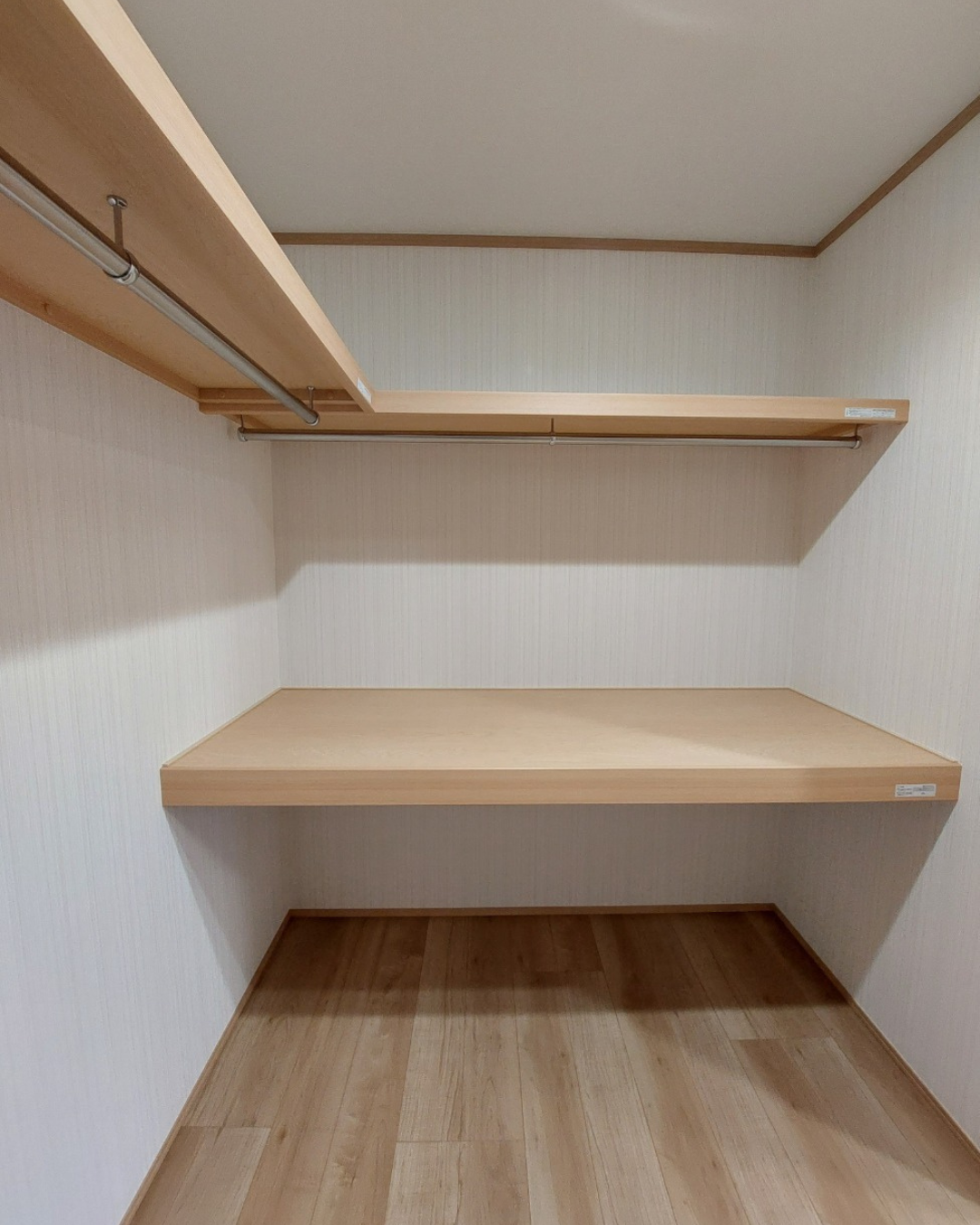 窓を小さくし、数を減らしても明るい間取りのお家