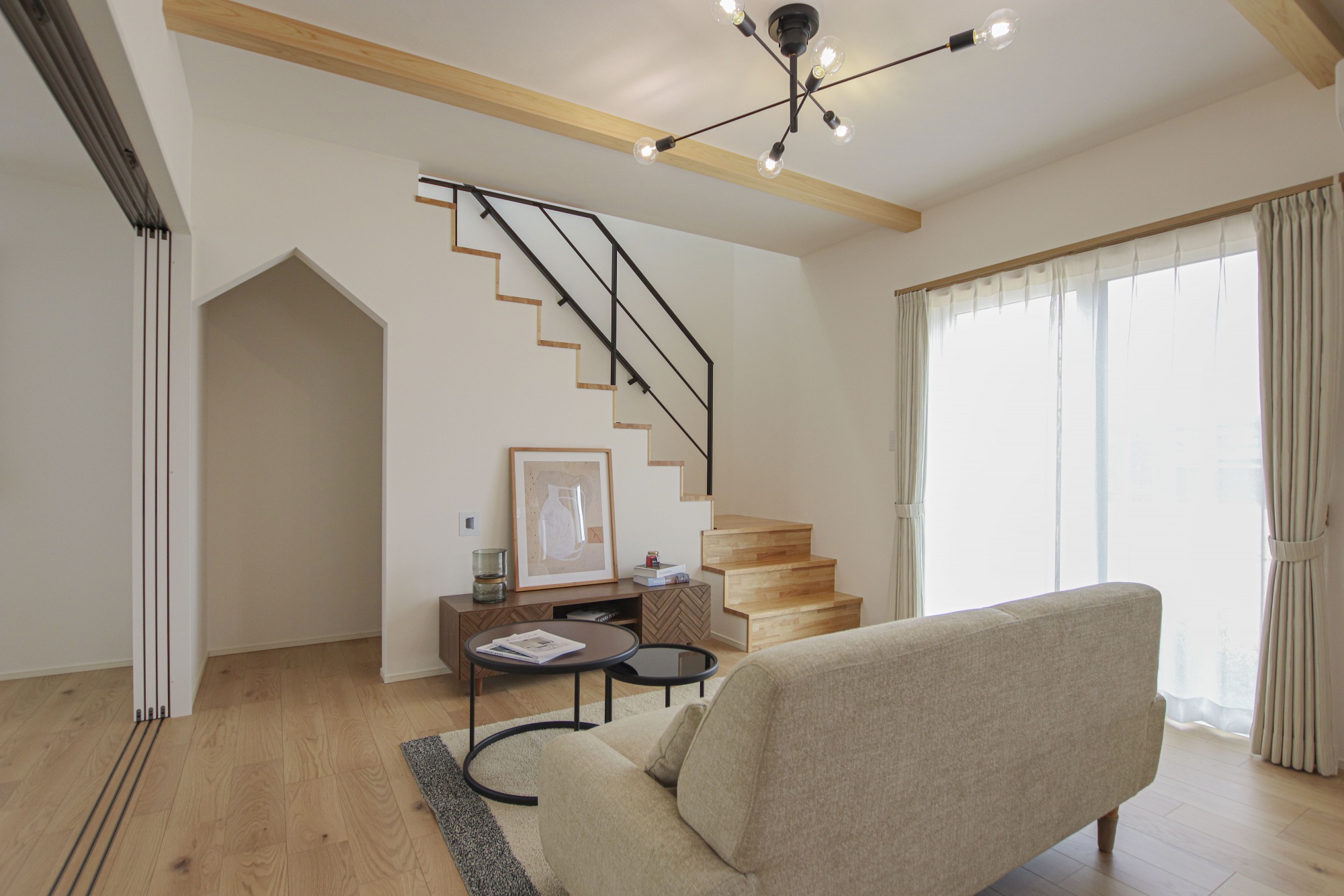 メリハリのある天井と心地よく整う家