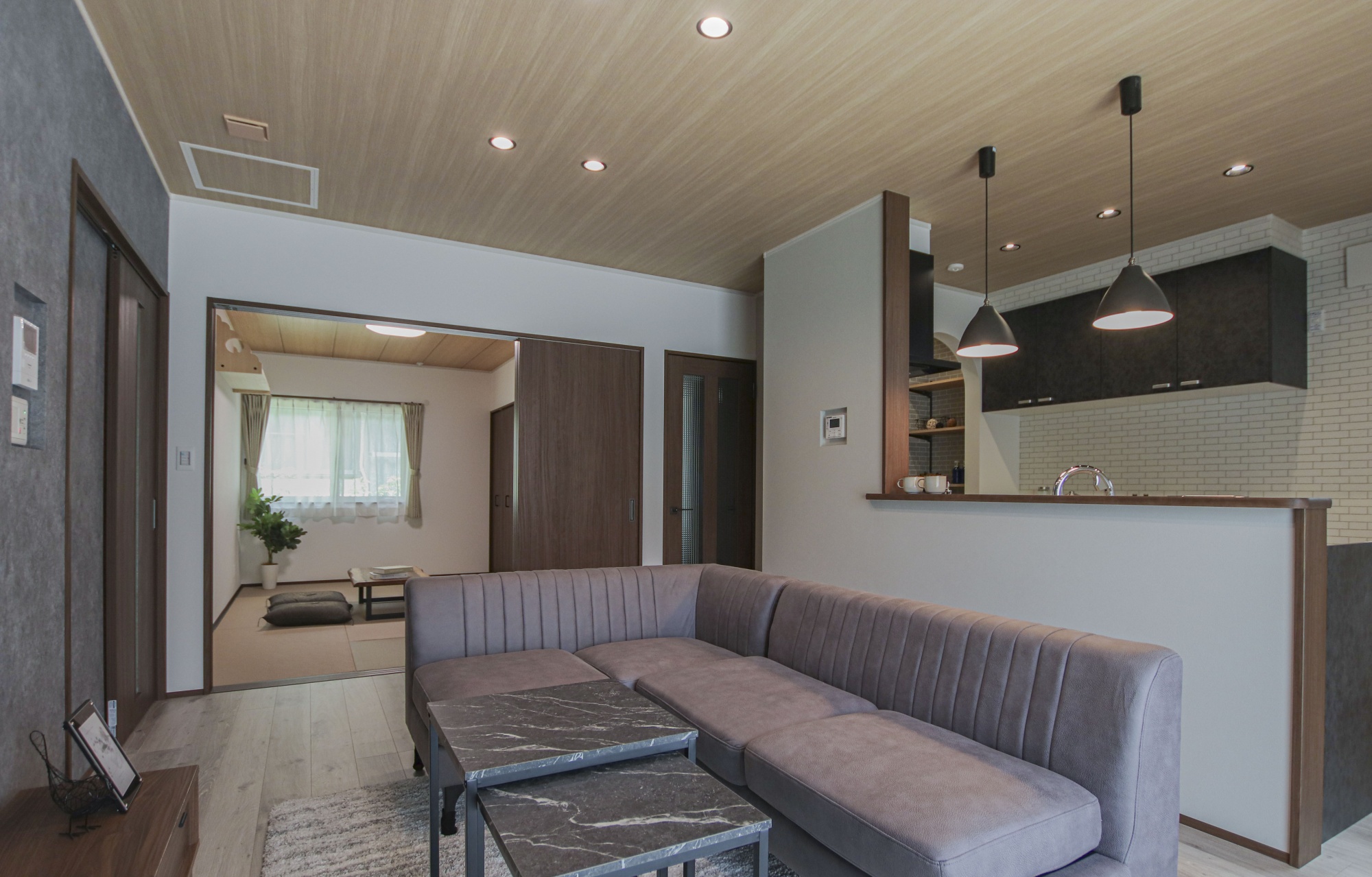 品格のあるモダンな家