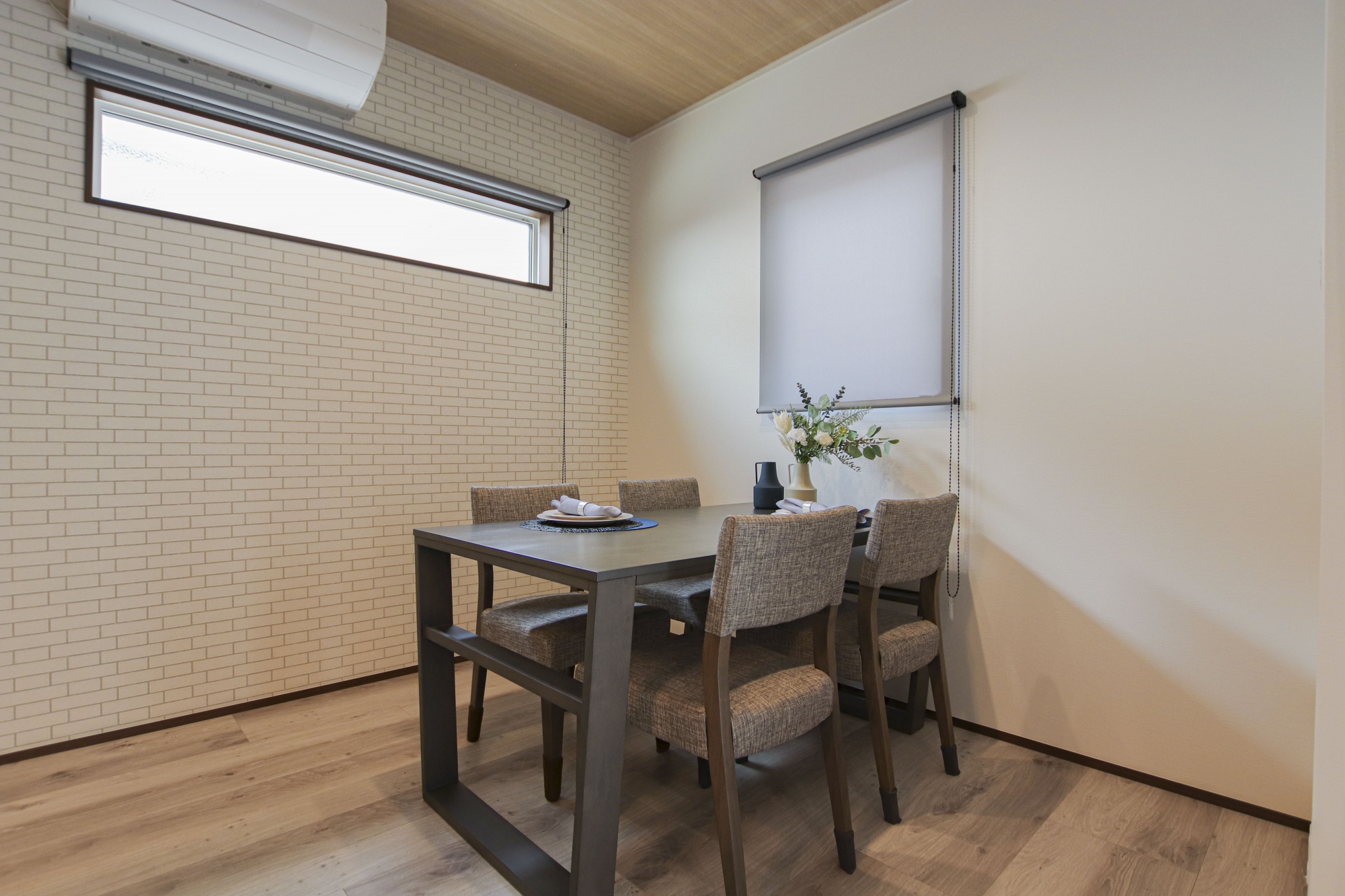 品格のあるモダンな家