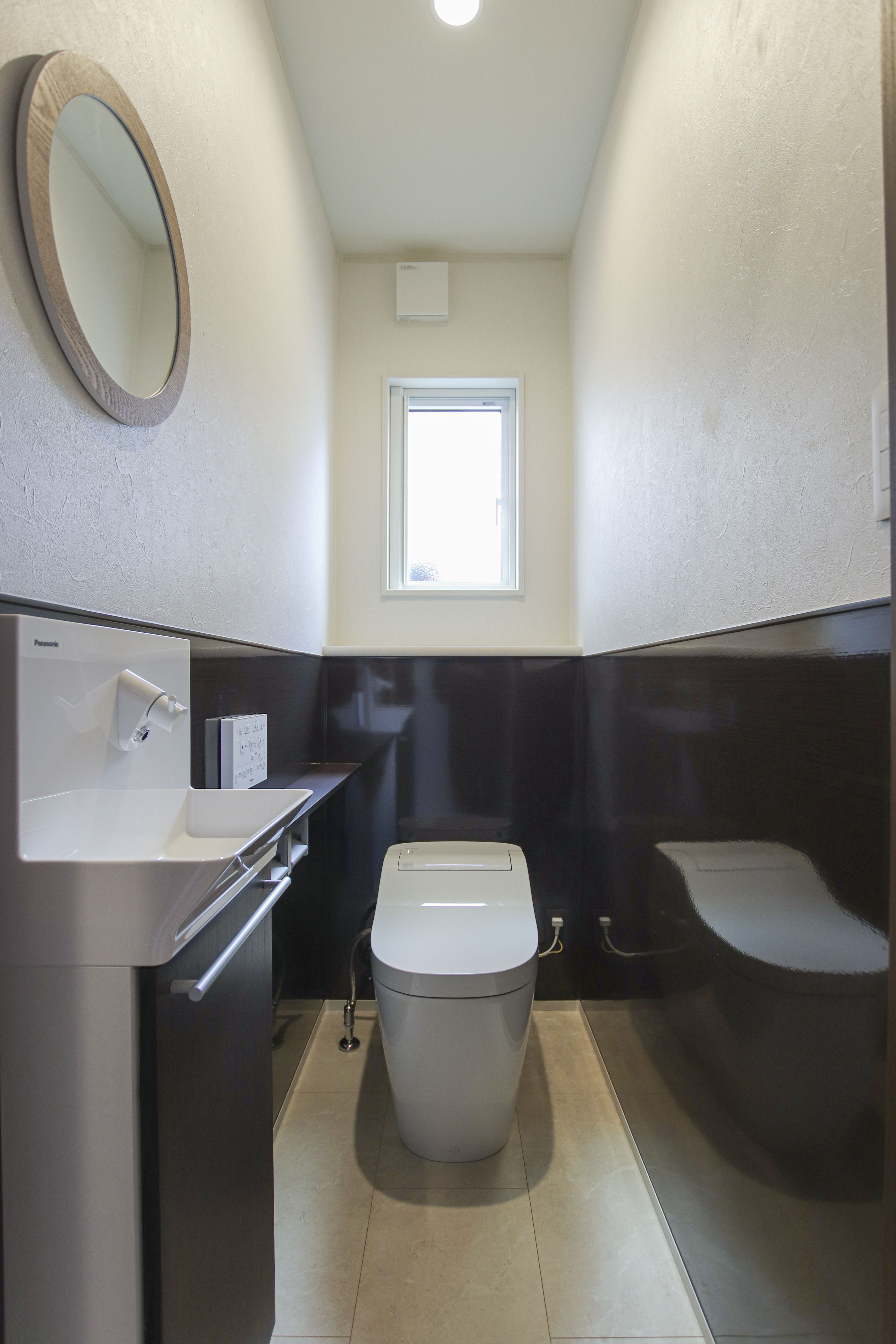 品格のあるモダンな家