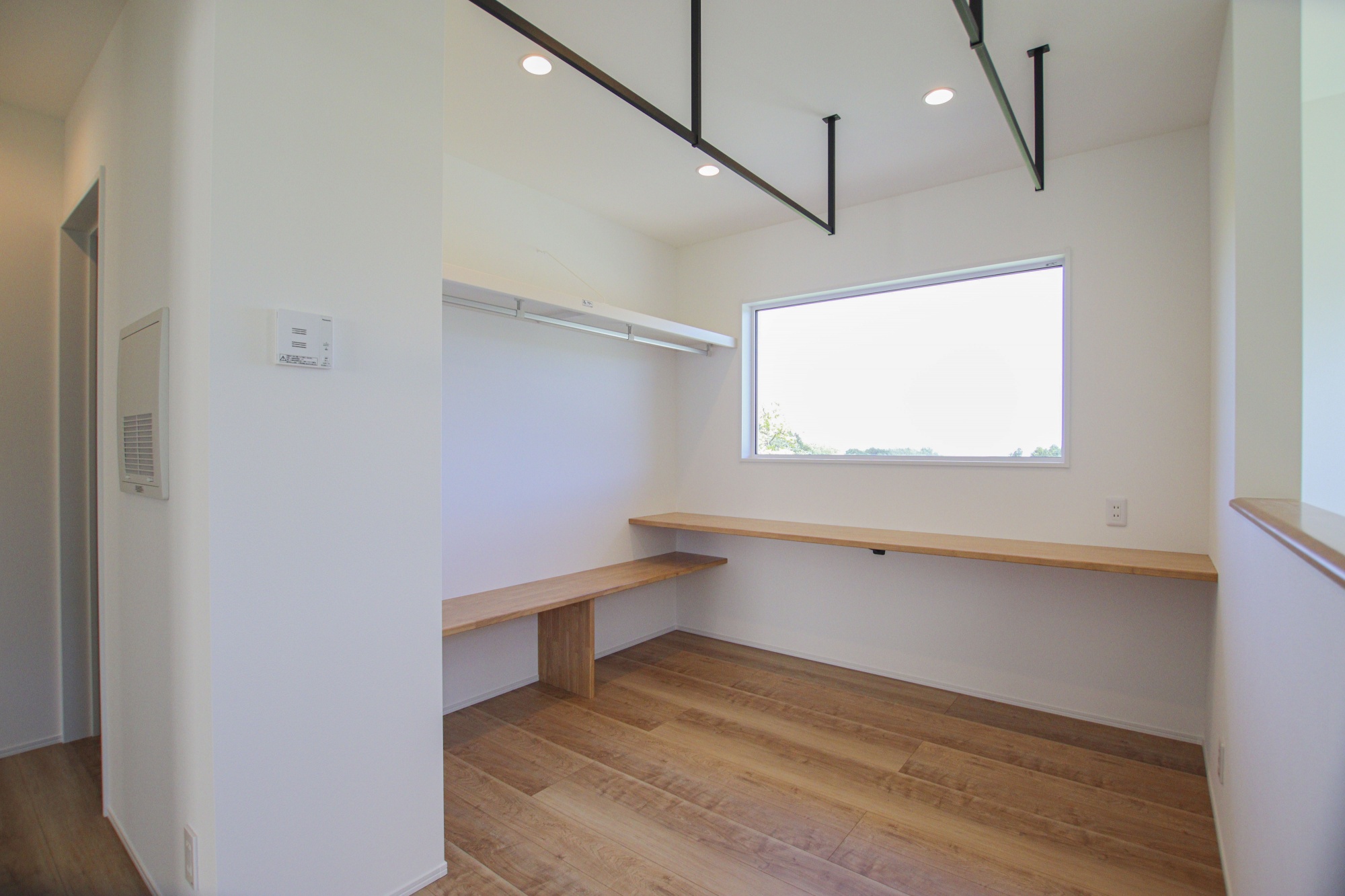 キューブ型白ガルスパンの北欧テイストのお家