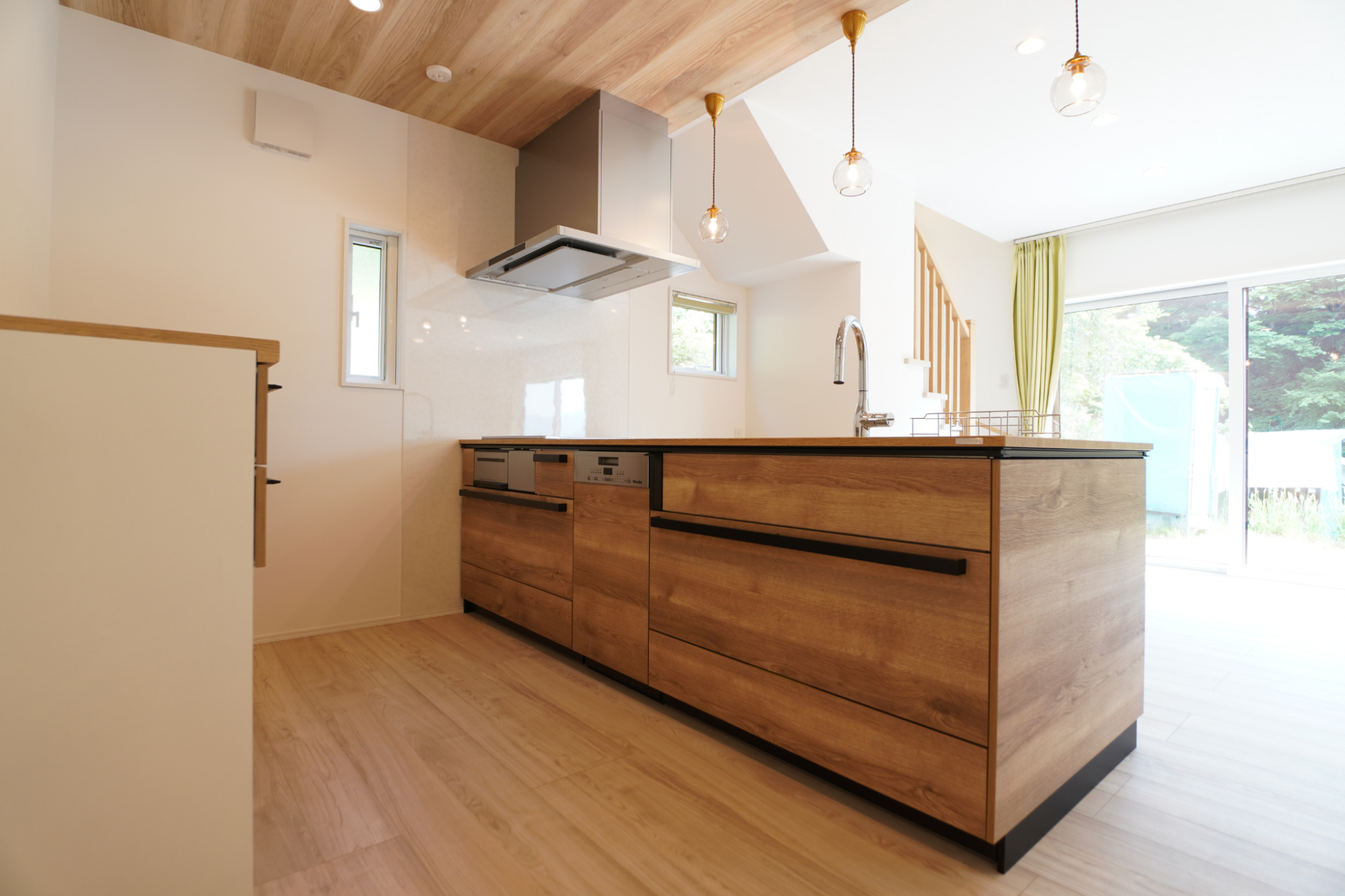 自然と調和する北欧テイストの家