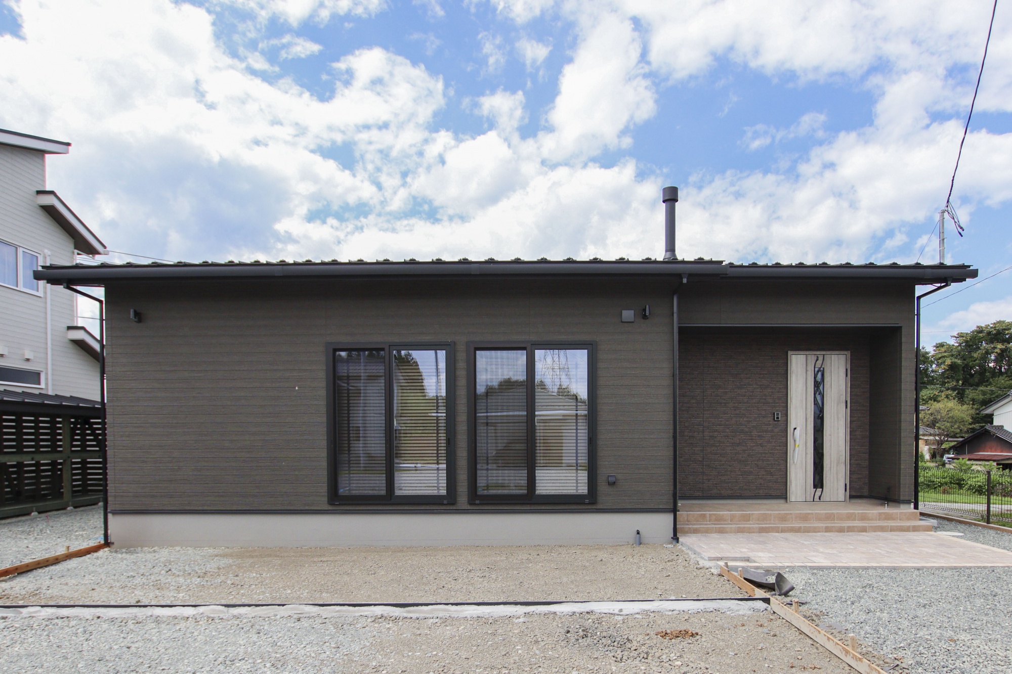 薪ストーブのあるブルックリンスタイルの家