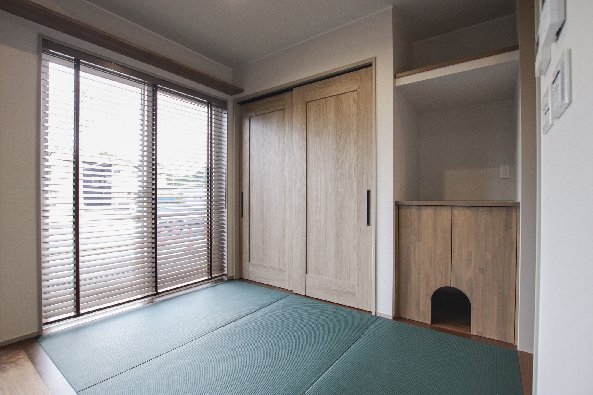 薪ストーブのあるブルックリンスタイルの家