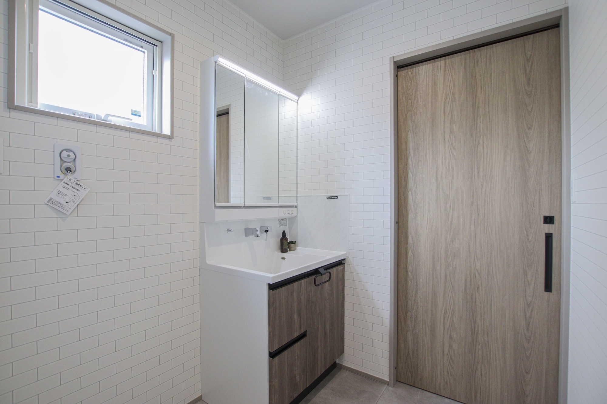 薪ストーブのあるブルックリンスタイルの家