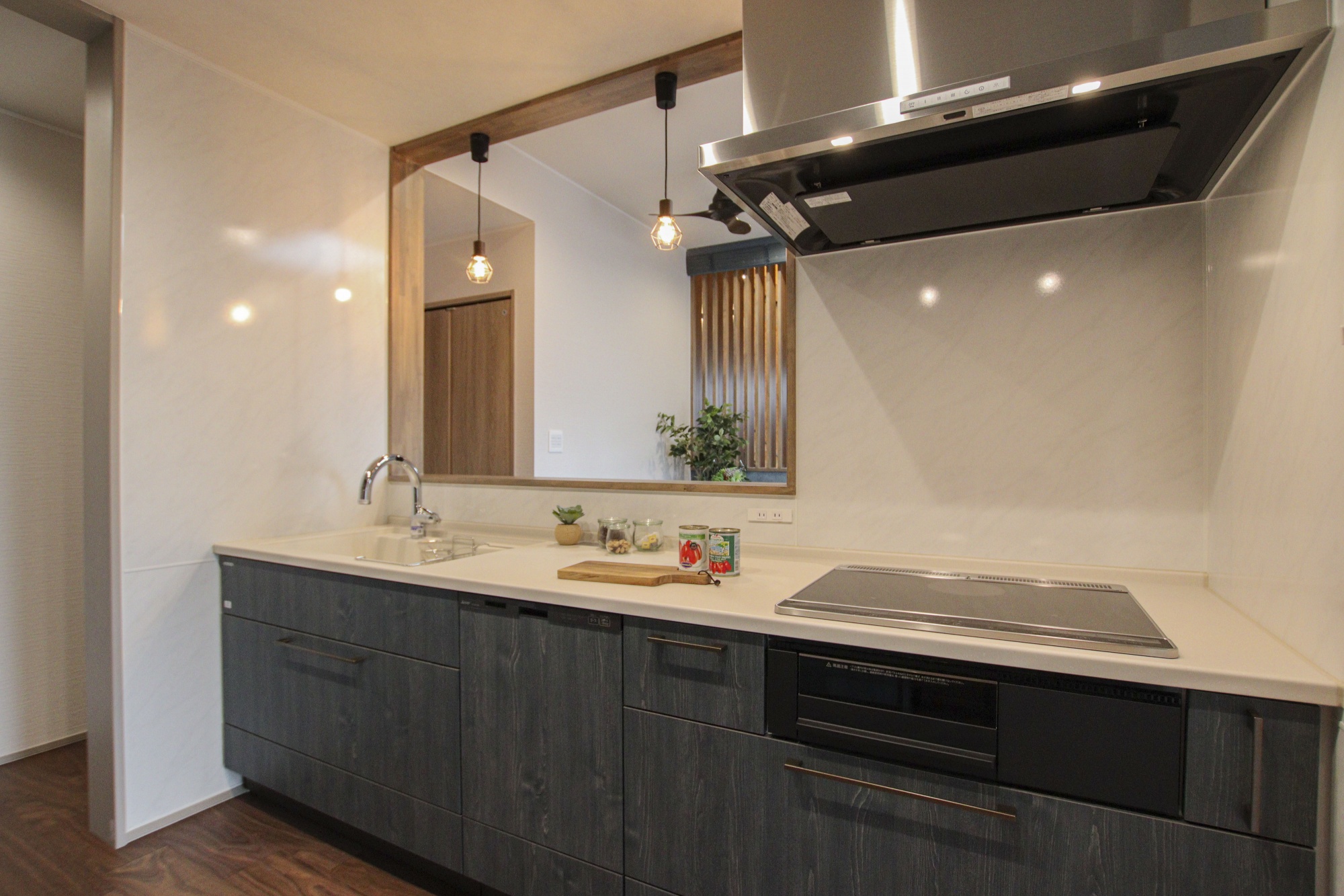 薪ストーブのあるブルックリンスタイルの家