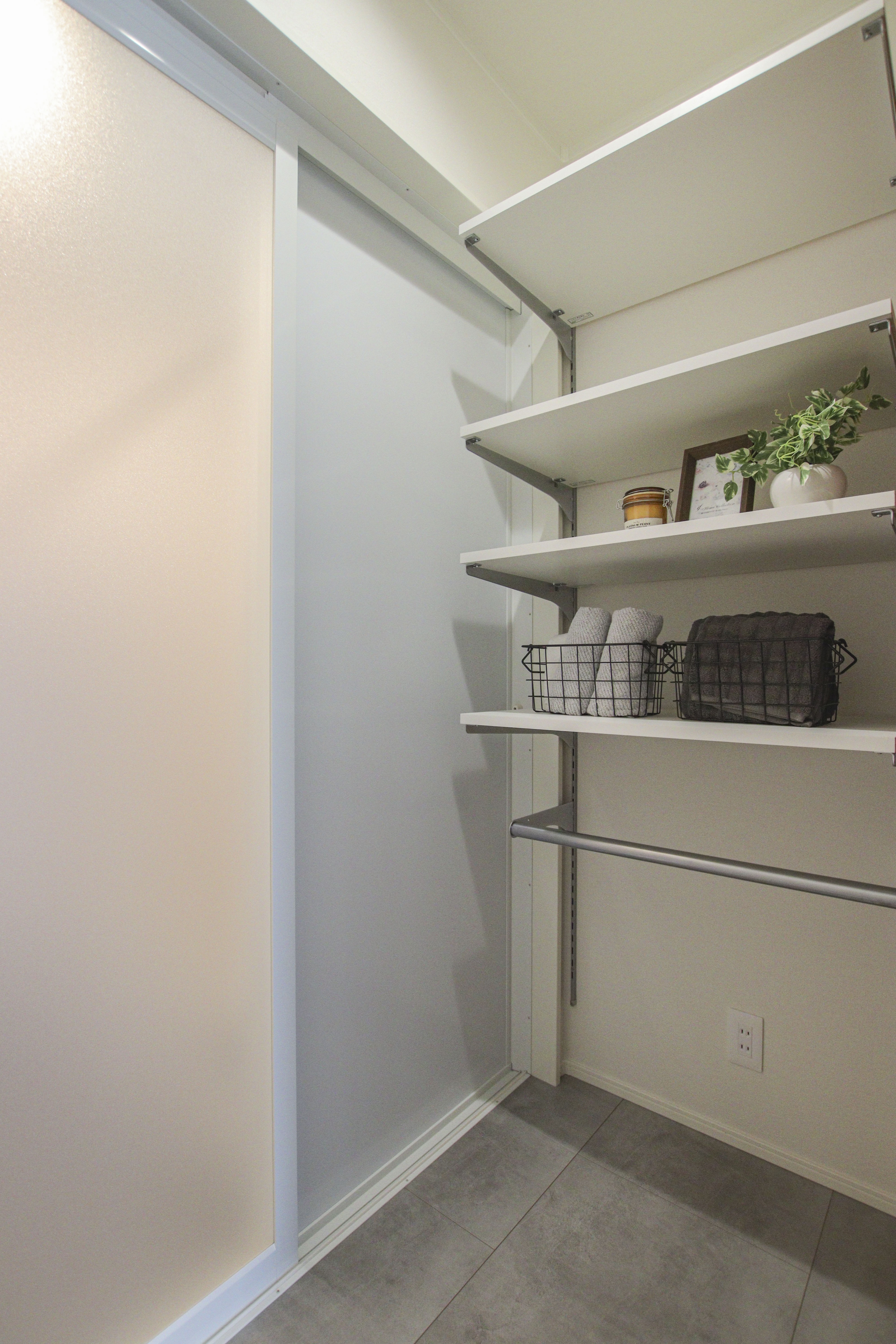 可動棚のある脱衣室