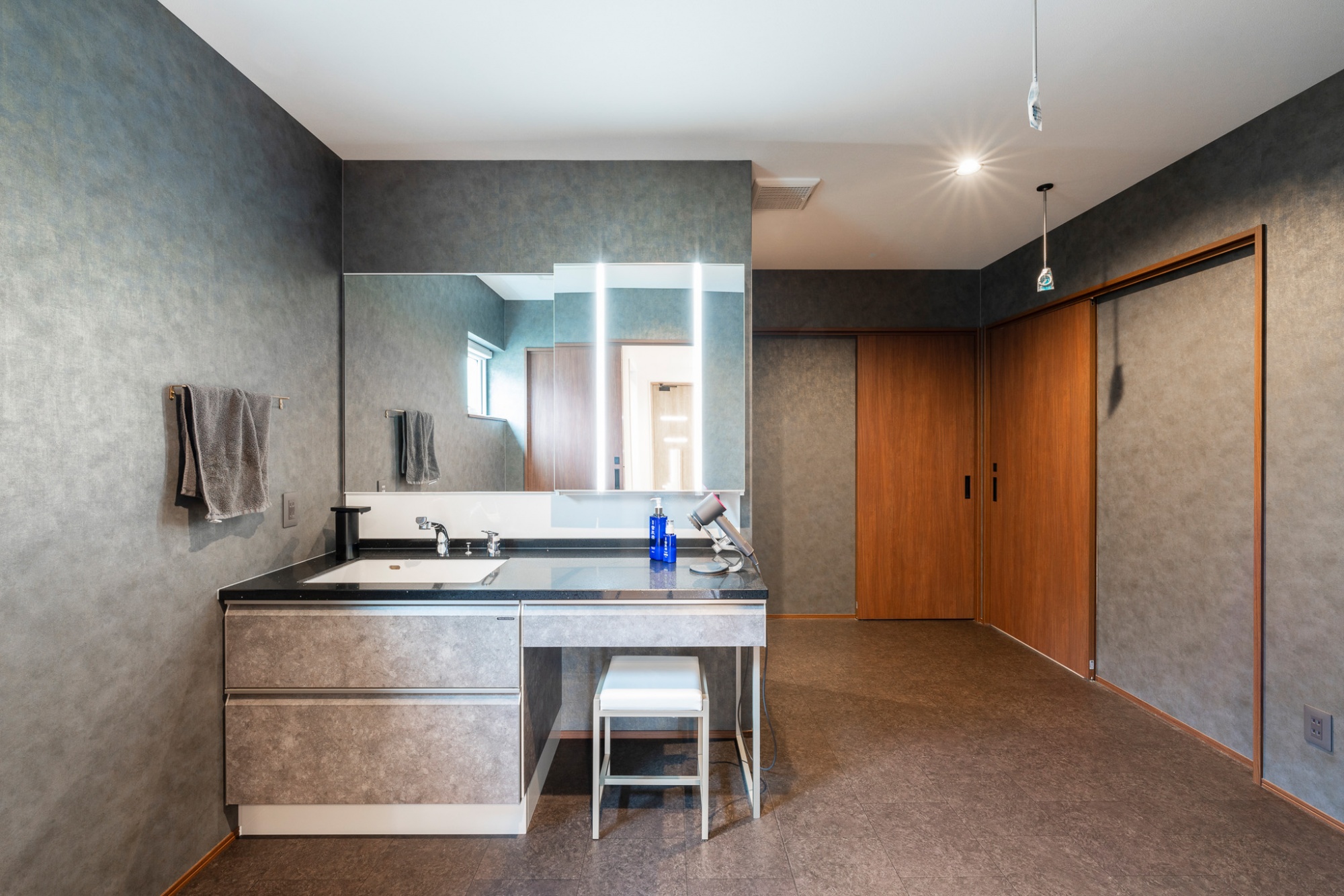 施主さまの設計をベースにした5層構造のオリジナルな住まい